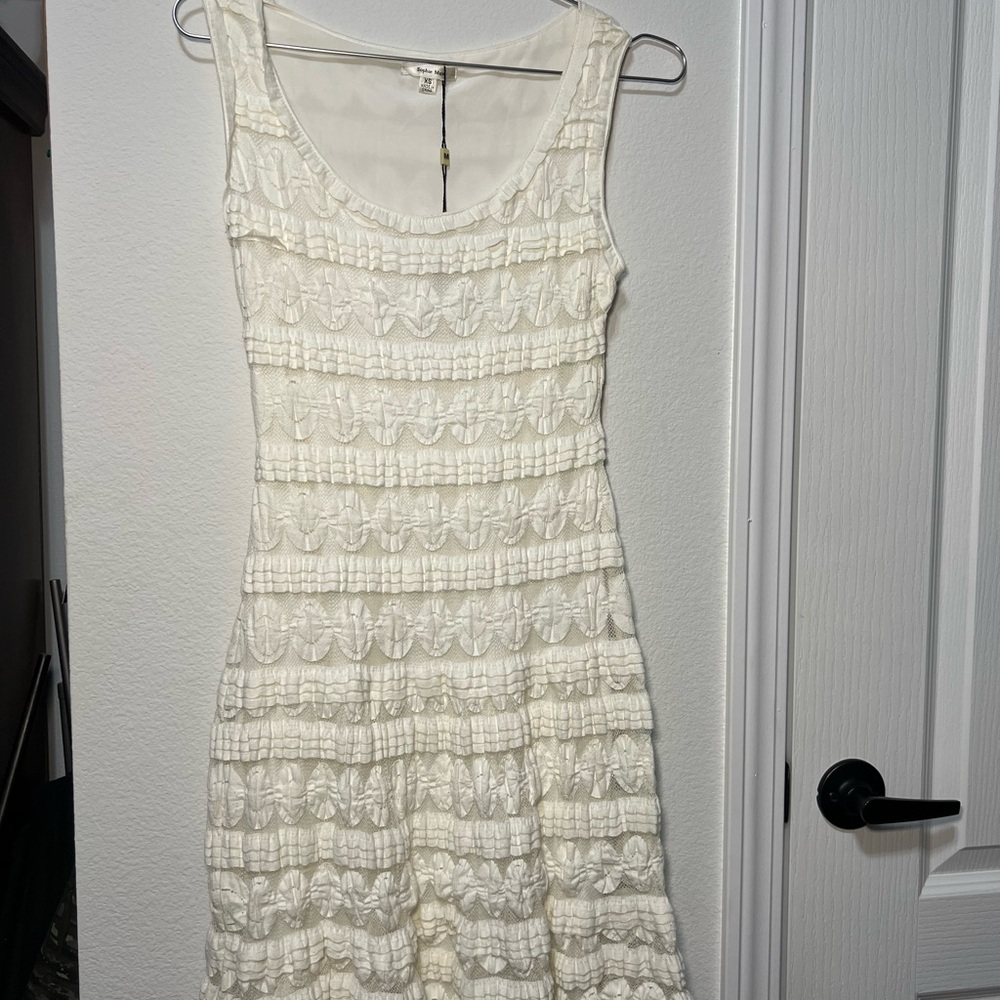 Elegant White Lace Dress